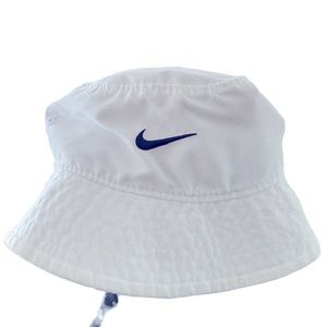 Nike bucket hat